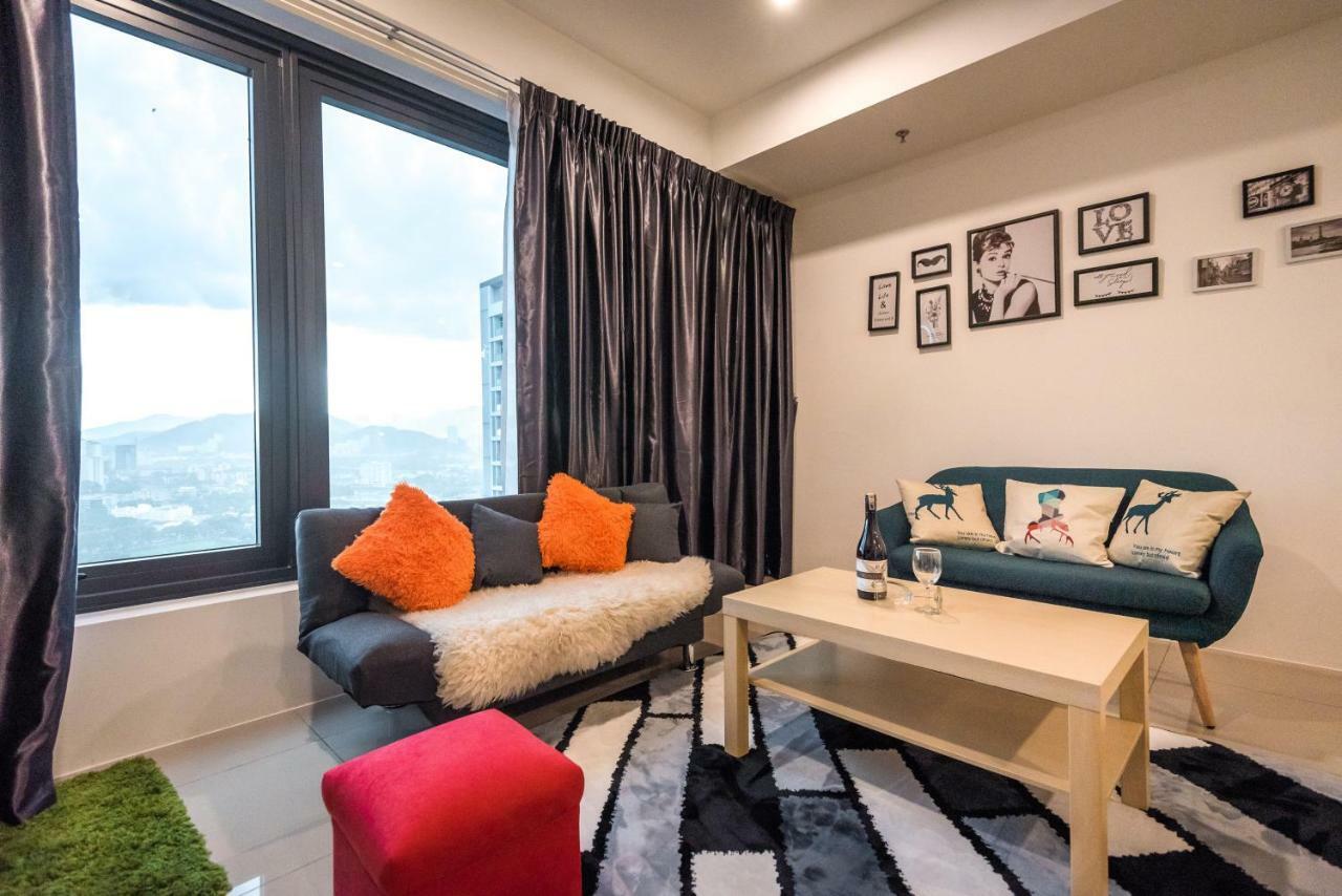 Love Come Home @ Sea View Suite 3Br For 10 Pax George Town Exterior photo