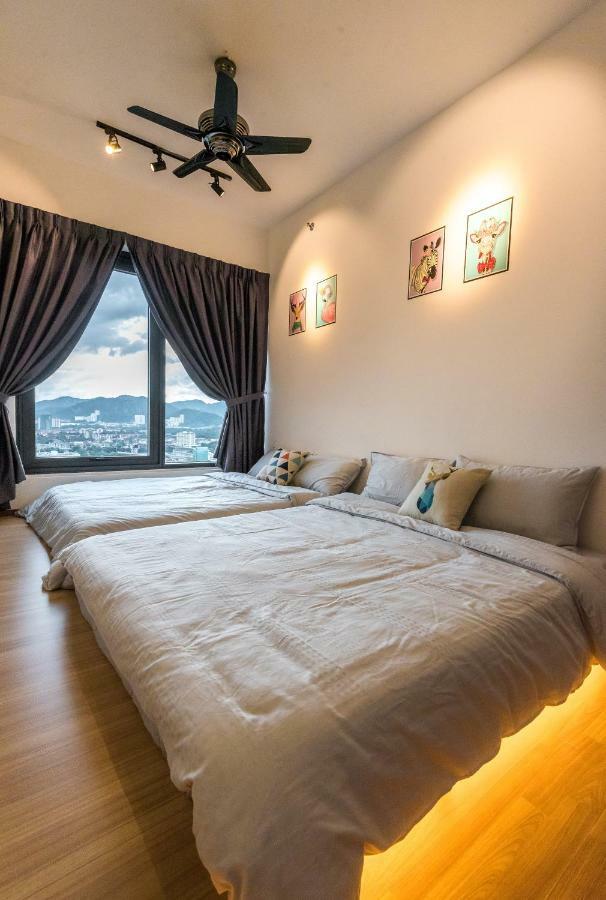 Love Come Home @ Sea View Suite 3Br For 10 Pax George Town Exterior photo