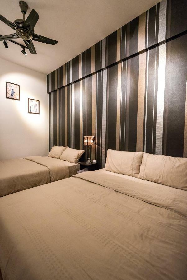 Love Come Home @ Sea View Suite 3Br For 10 Pax George Town Exterior photo